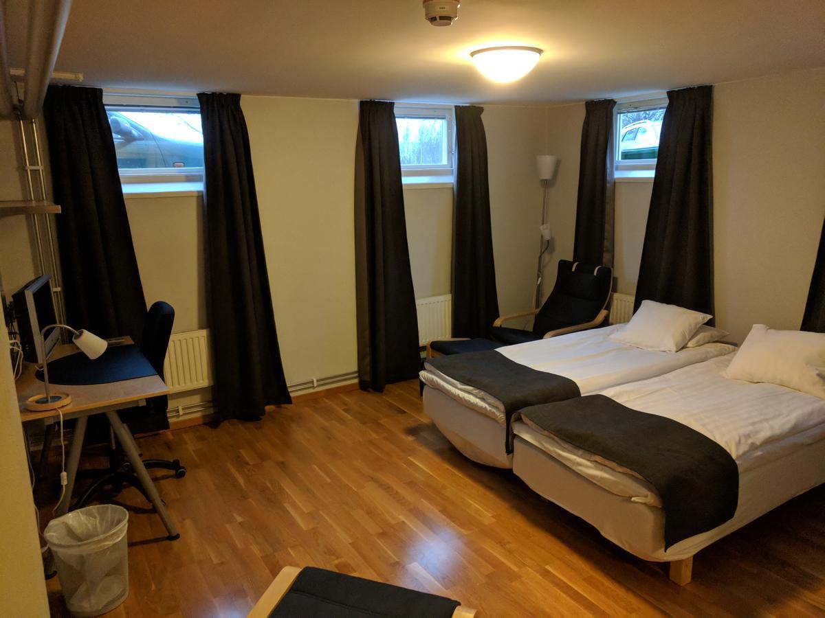 Hotell Haessloe 韦斯特罗斯 外观 照片