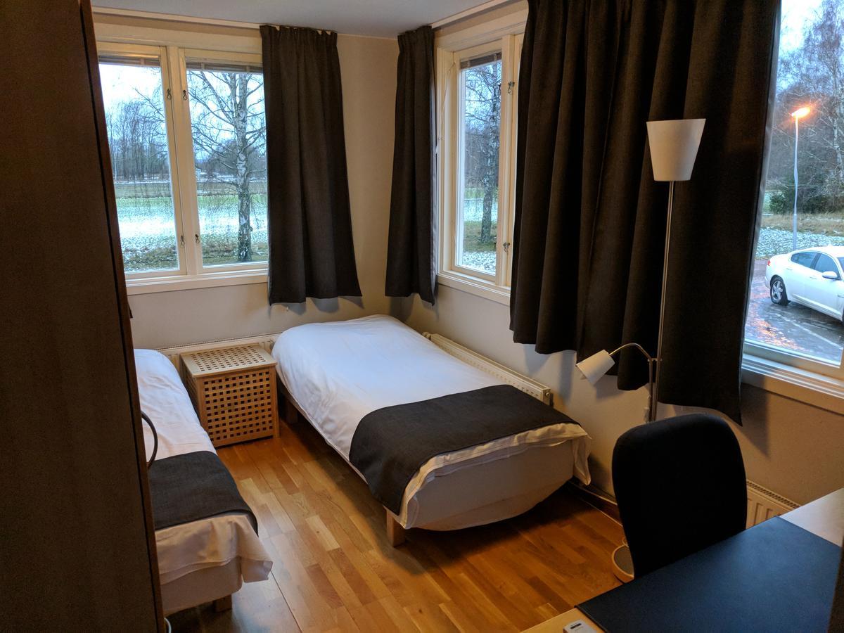 Hotell Haessloe 韦斯特罗斯 外观 照片